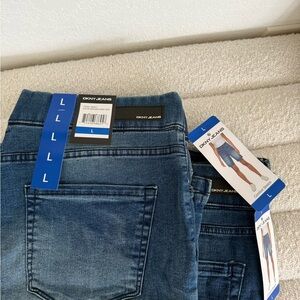 Dkny Women's Dark Wash Blue Denim Shorts for Windy